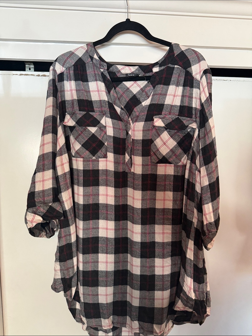 Lightweight Black & White Plaid 3/4 Sleeve Shirt